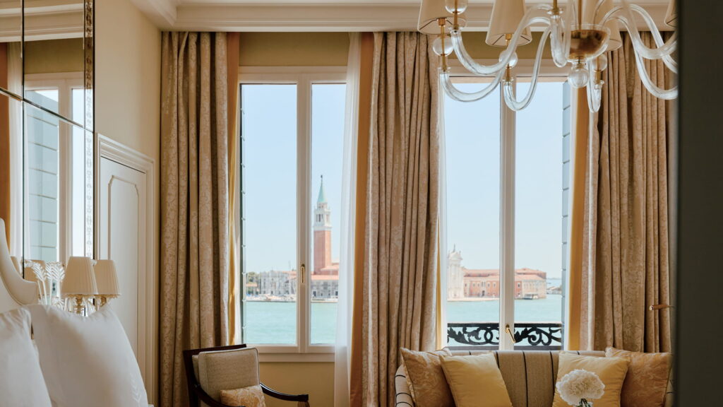 Grand Lagoon-View Suite