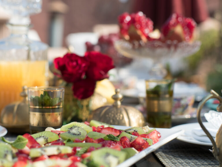 Romantic food table, Dar Jaguar