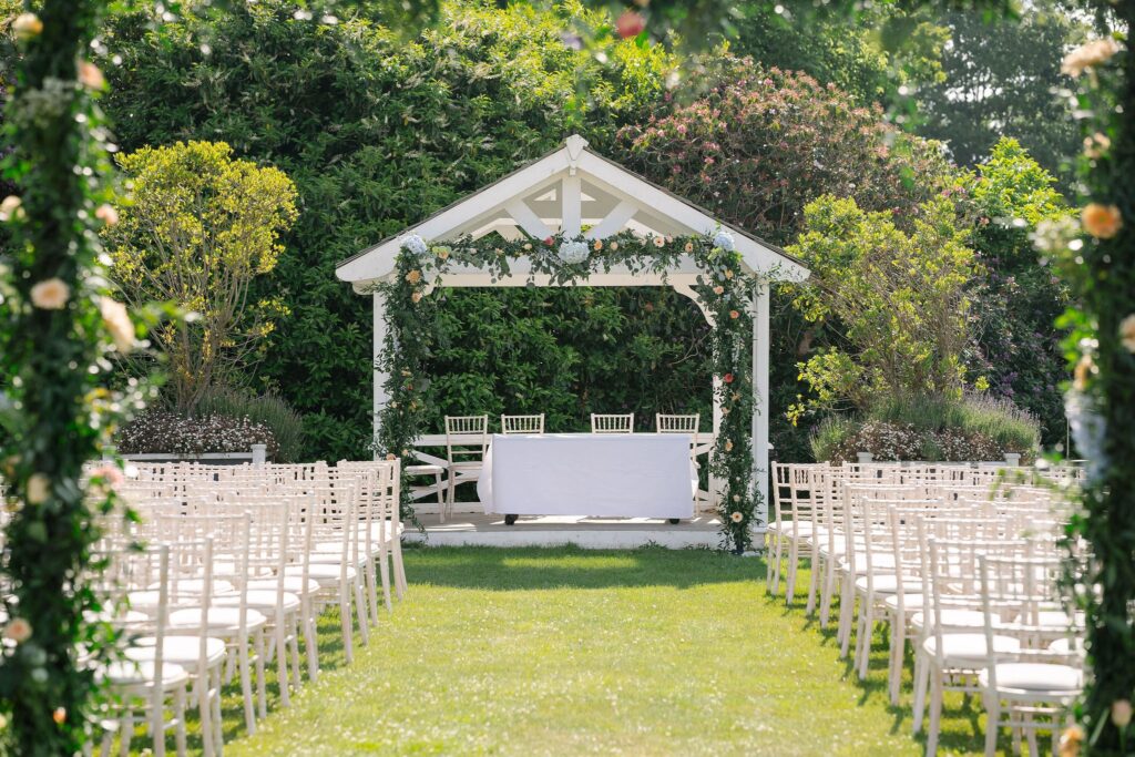Ceremonies on the lawn and a stay for everyone