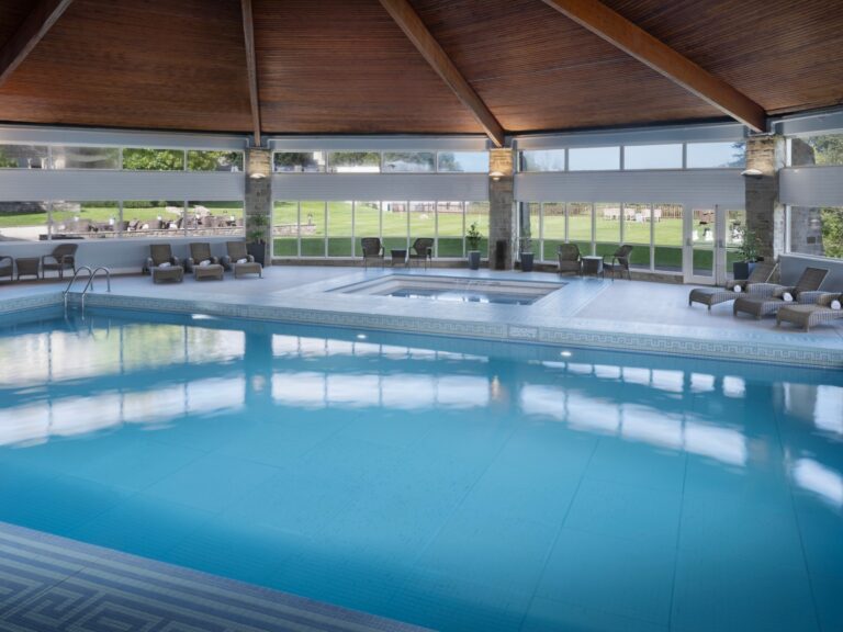 The leisure club pool and spa pool, Delta Hotels St. Pierre Country Club