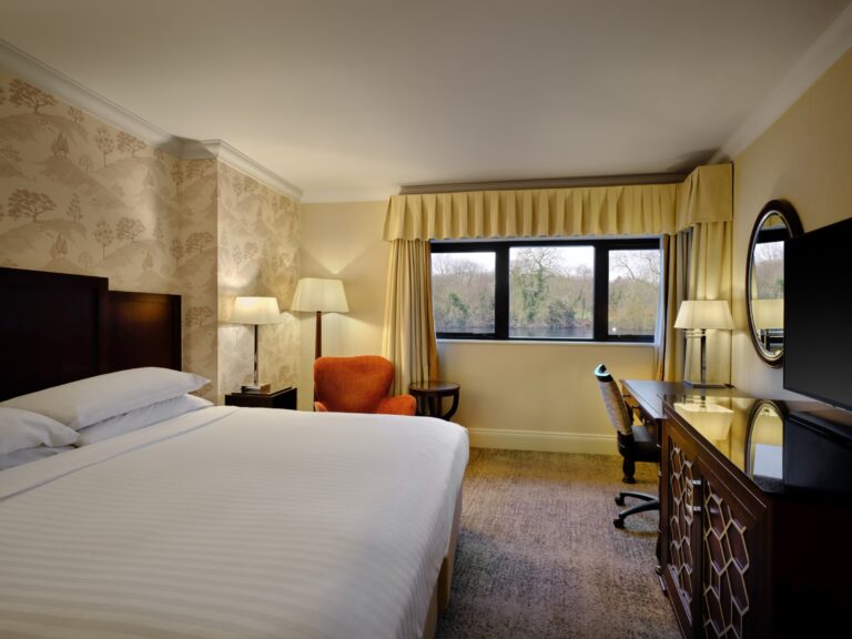 A lake view king room, Delta Hotels St. Pierre Country Club