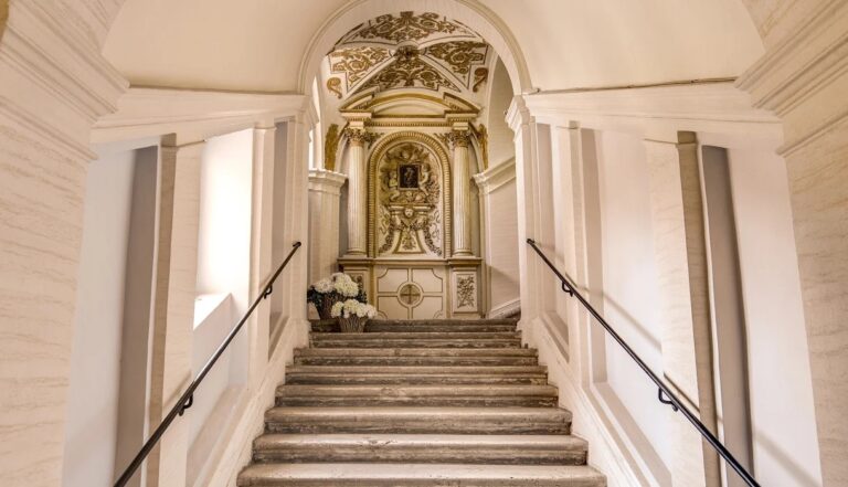 The Borromini Stone Staircase, Donna Camilla Savelli Hotel