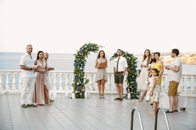 Outdoor ceremony on a white balustraded terrace above the sea, DS Studiofotografico