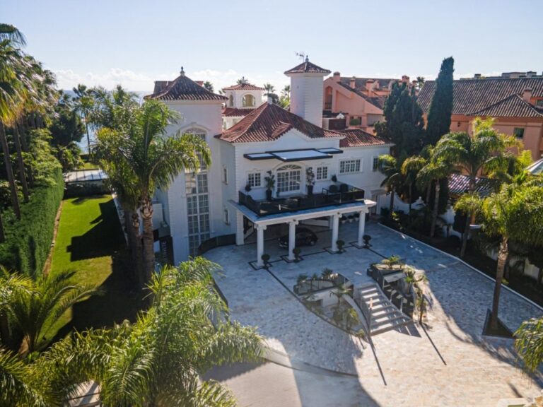 The estate and its grounds, from above, El Martinete Villa