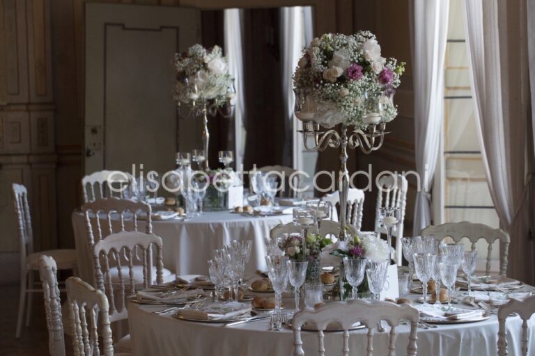 Floral candelabra centrepieces, Villa Gaia Gandini, the Naviglio Grande, Elisabetta Cardani