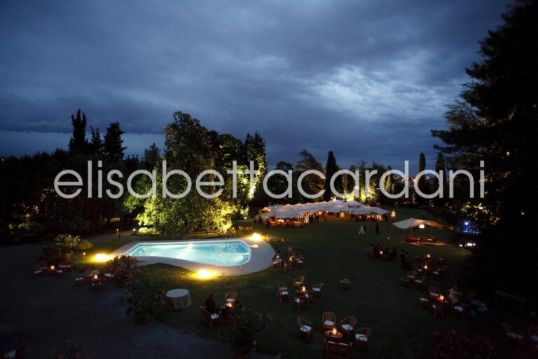 A twilight garden reception beside the pool, Elisabetta Cardani