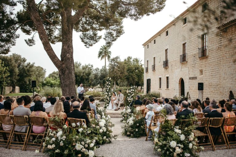 A Ceremony Beneath the Pine, Finca Morneta