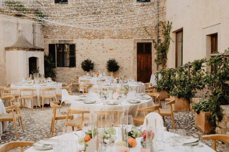 A Flower-Lined Aisle, Finca Morneta