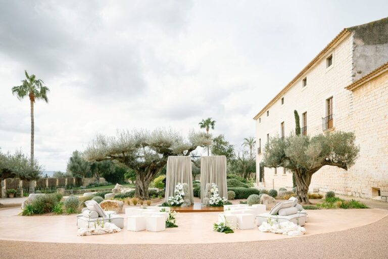 The Ceremony Set, Finca Morneta