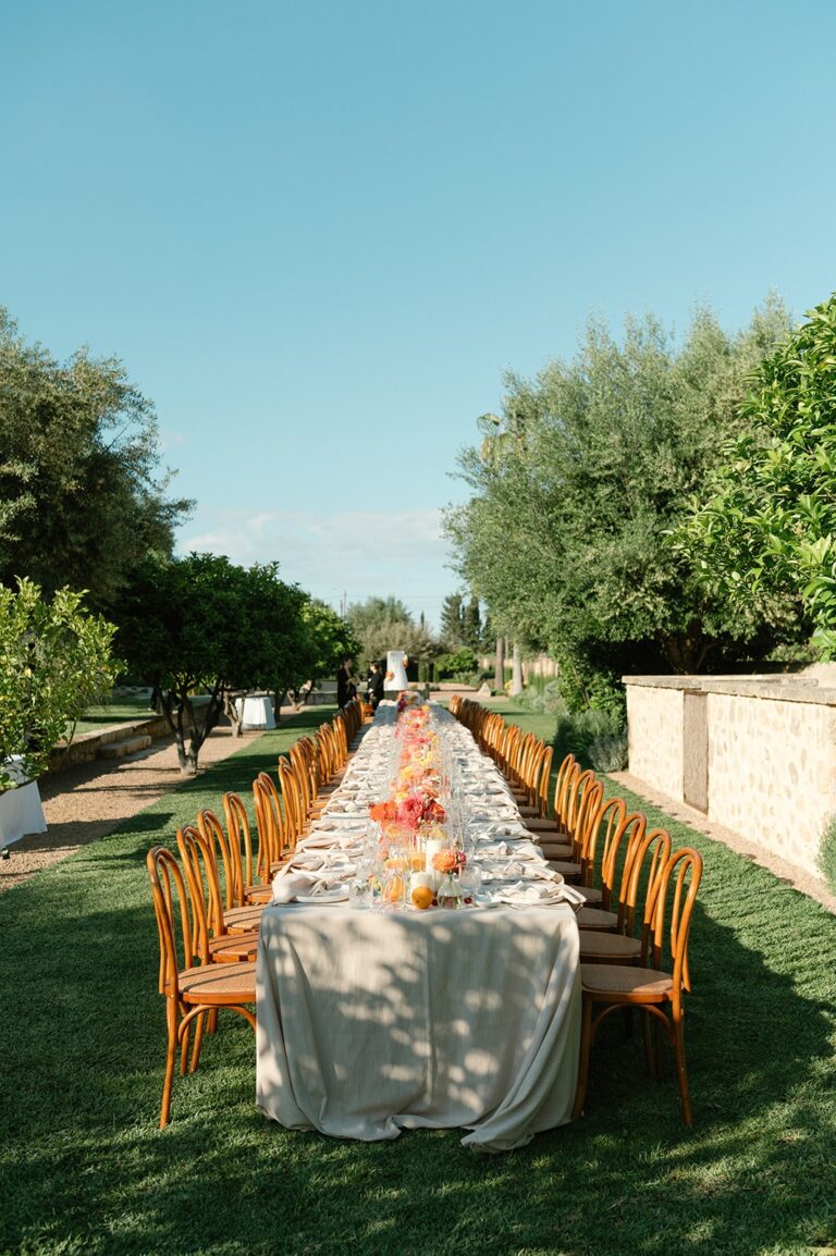 A Long Table on the Lawn, Finca Morneta