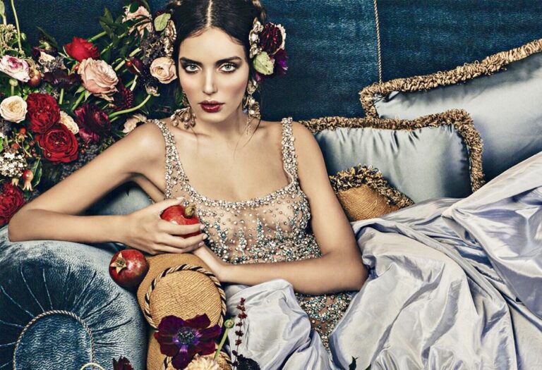 An editorial portrait styled around garden roses, for Sposa Moderna's "Royal Affairs", Flavia Bruni