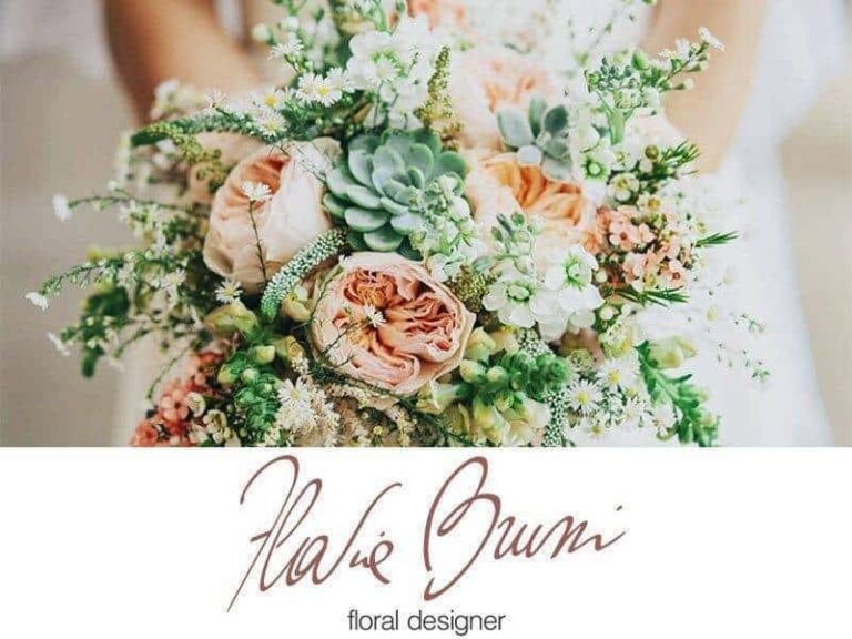 A bridal bouquet finished with her own signature, Castello di Tor Crescenza, Flavia Bruni