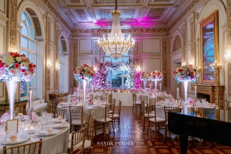 The reception at Villa Aurelia, beneath a crystal chandelier, Floreventi