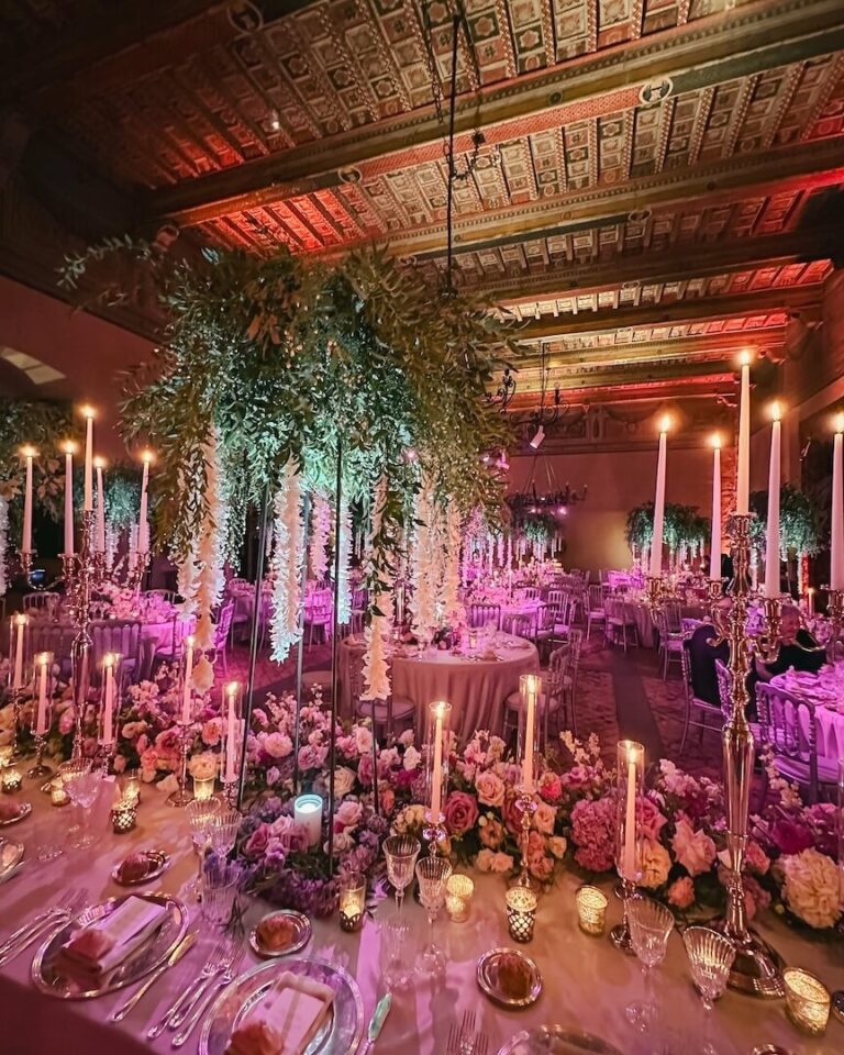 A candlelit dinner beneath hanging greenery, Castello Odescalchi di Bracciano, Floreventi