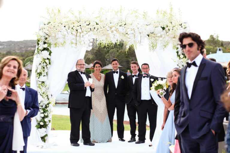 A huppah of white rose and orchid, a Jewish wedding on the Costa Smeralda, Franci's Flowers Wedding Design