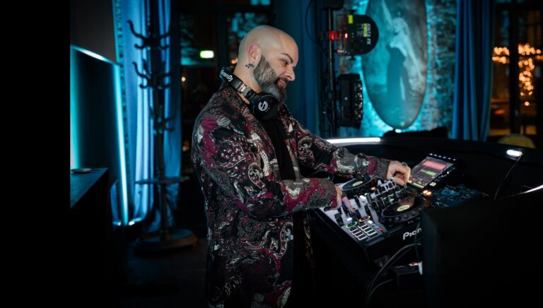Gaetano Sicari DeeJay, Gaetano Sicari DeeJay