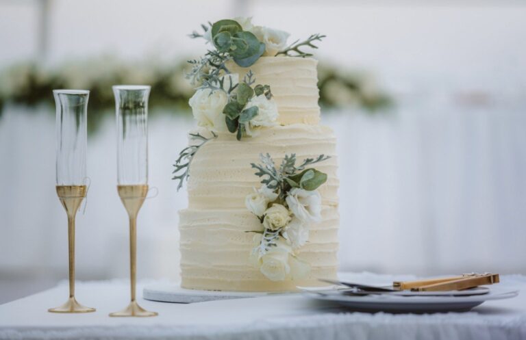 Wedding cake and champagne flutes, Galu Seaside