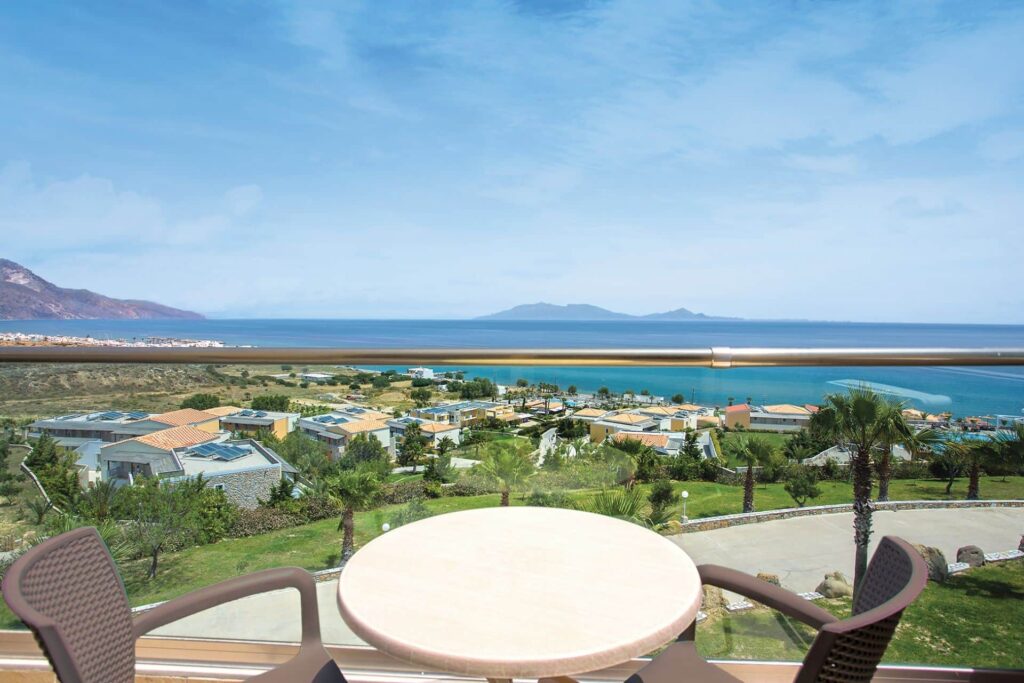 Rooms and suites by the sea