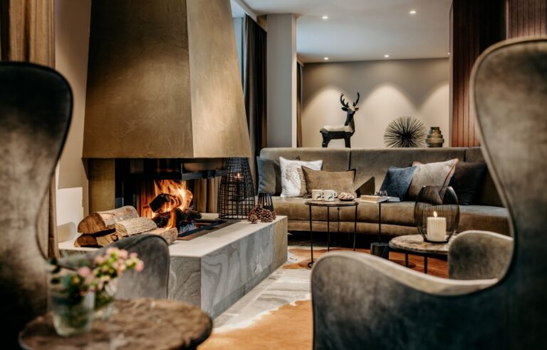 Lounge with open fireplace, Grand Tirolia Kitzbuhel