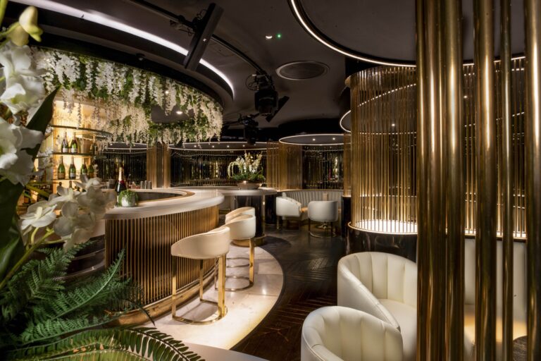 Valeria's, underground