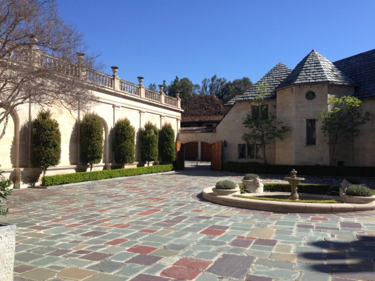 The motor court, entrance gate and fountain, Greystone Mansion