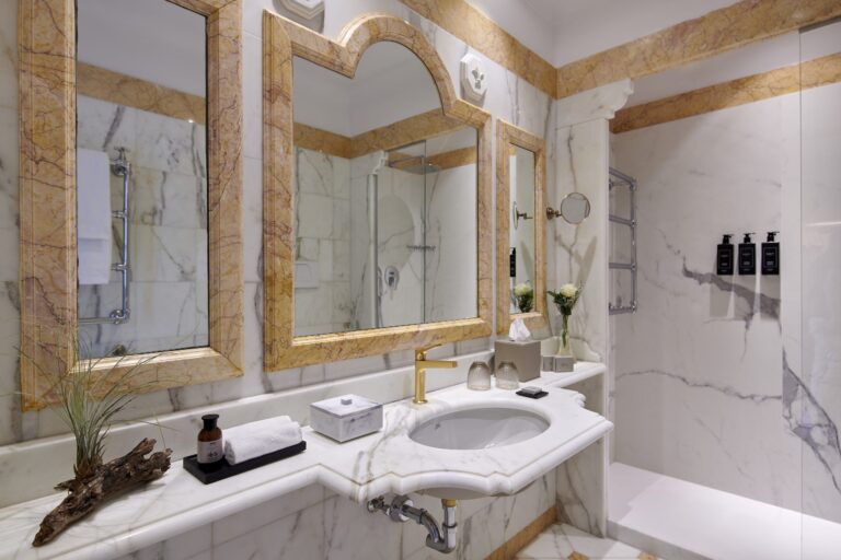 A Suite Marble Bathroom, Grotta Giusti Thermal Spa Resort