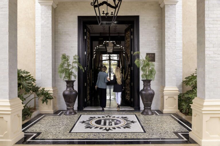 Entrance of the palace, Hôtel Palais Ronsard Relais & Châteaux