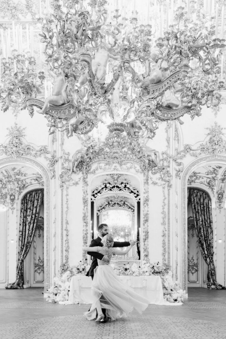 Black and white first dance in the Liechtenstein City Palace, Vienna, High Emotion Weddings