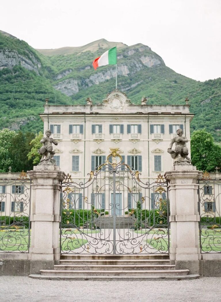 The gates of Villa Sola Cabiati on Lake Como, High Emotion Weddings