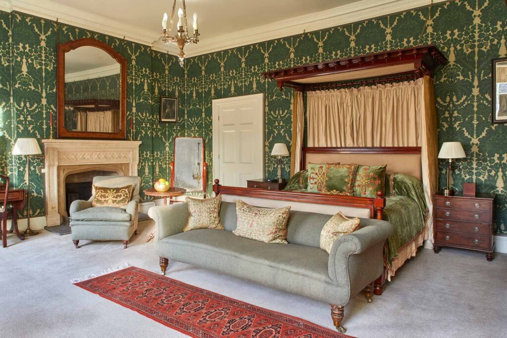 Feature Rooms