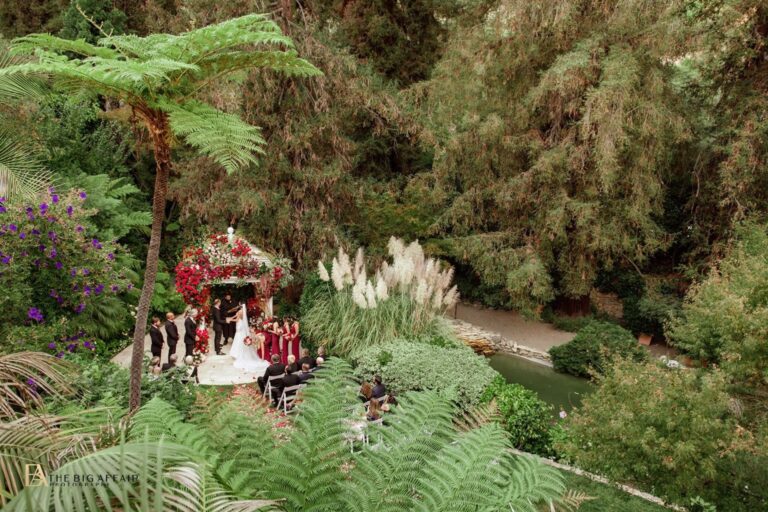 A couple beneath the stone bridge at Swan Lake (Photo: The Big Affair), Hotel Bel-Air