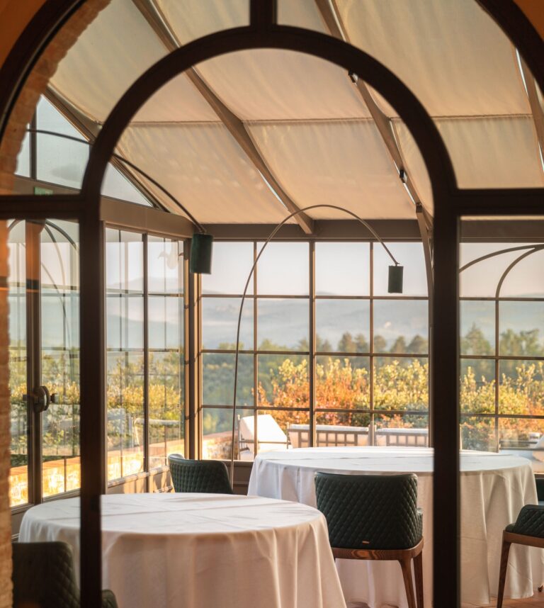 La Colonna: the glass-canopied dining room, Hotel Le Fontanelle