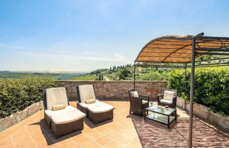 A Prestige Room terrace with Chianti panorama, Hotel Le Fontanelle