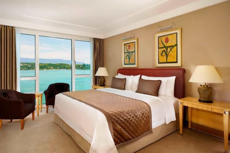 A Lake-View Room, Hotel President Wilson, a Luxury Collection Hotel, Geneva