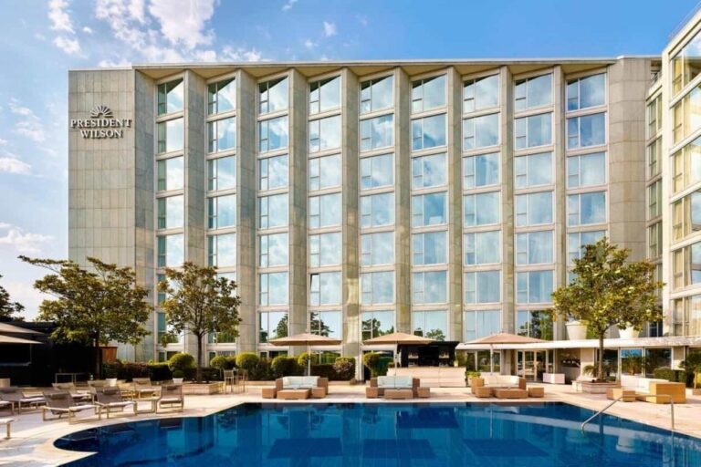 The Hotel and the Lake, Hotel President Wilson, a Luxury Collection Hotel, Geneva