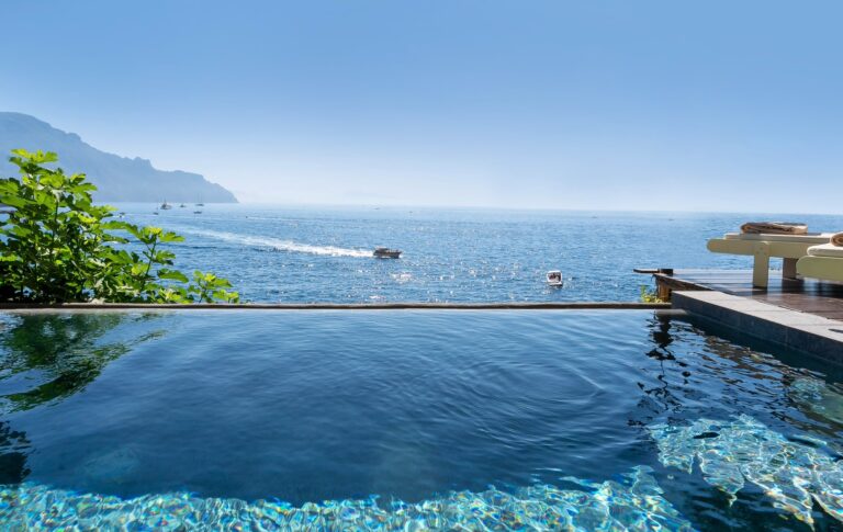 The infinity pool of the Chalet Giulietta e Romeo, Hotel Santa Caterina