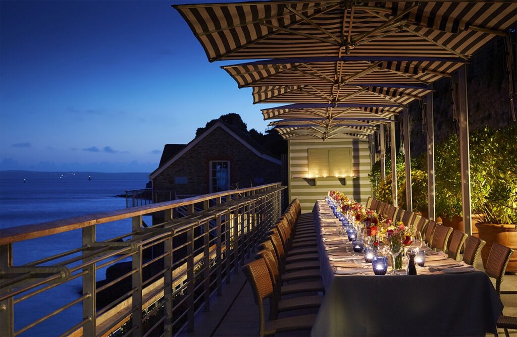 Dinner over the water