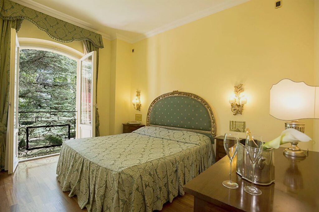 Classic & Superior Rooms, photograph 2
