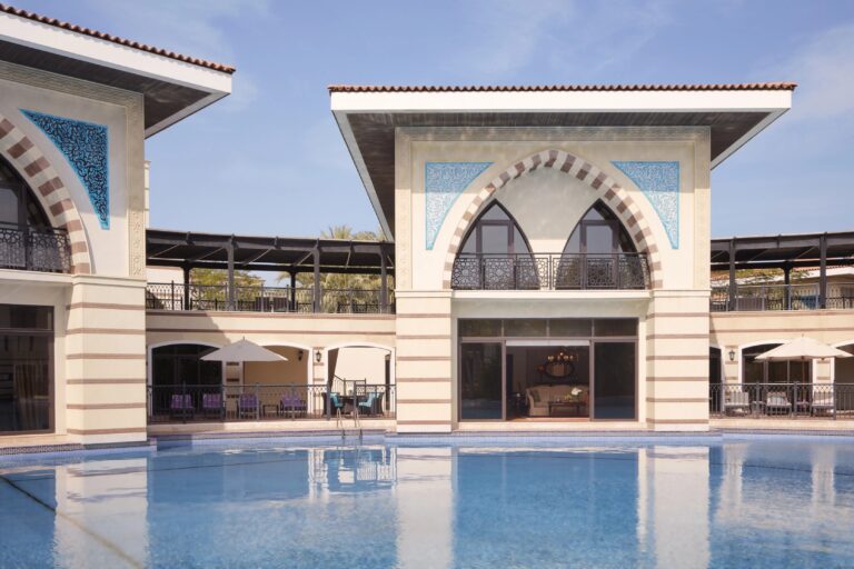 Royal Villa lagoon exterior, Jumeirah Zabeel Saray