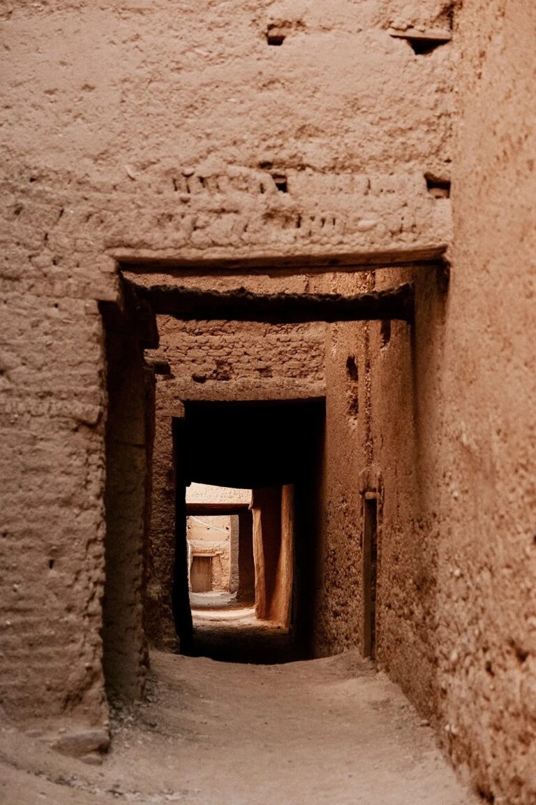 Passage through the kasbah, Kasbah des Caïds