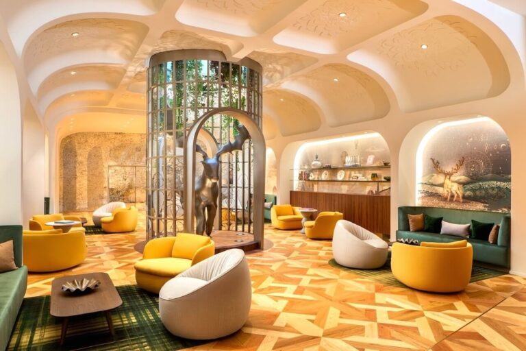 Hotel lobby lounge, Kimpton BEM Budapest