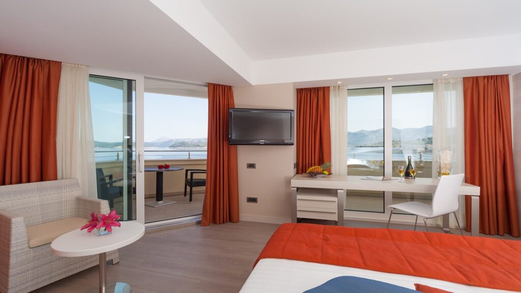 Superior & Deluxe Sea-View Rooms