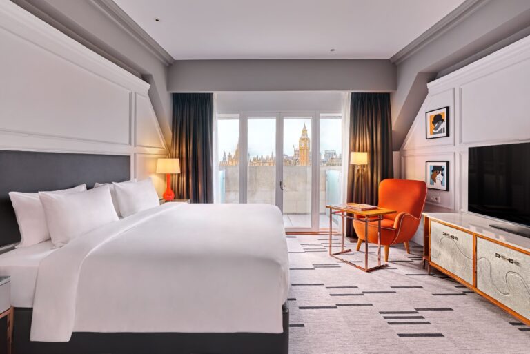 Balcony King room, London Marriott Hotel County Hall