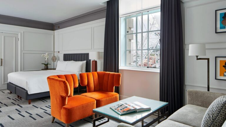 King Executive guest room, London Marriott Hotel County Hall