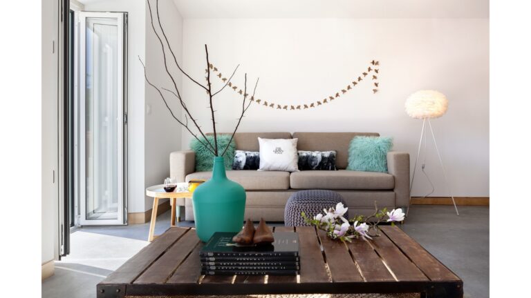 Master Suite living room, Luz Houses