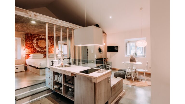 Superior Suite with kitchen area and bedroom, Luz Houses