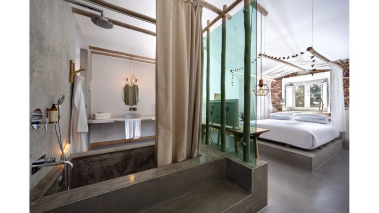 Charming Double Room with bathtub, Luz Houses
