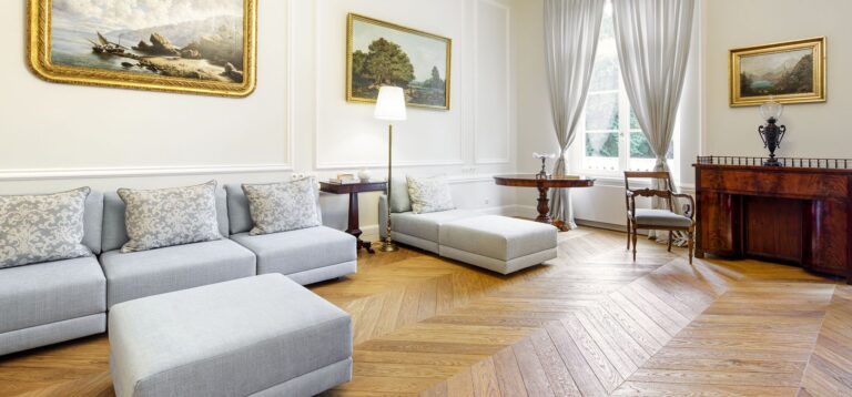 Suite sitting room with period paintings, Manowce Palace