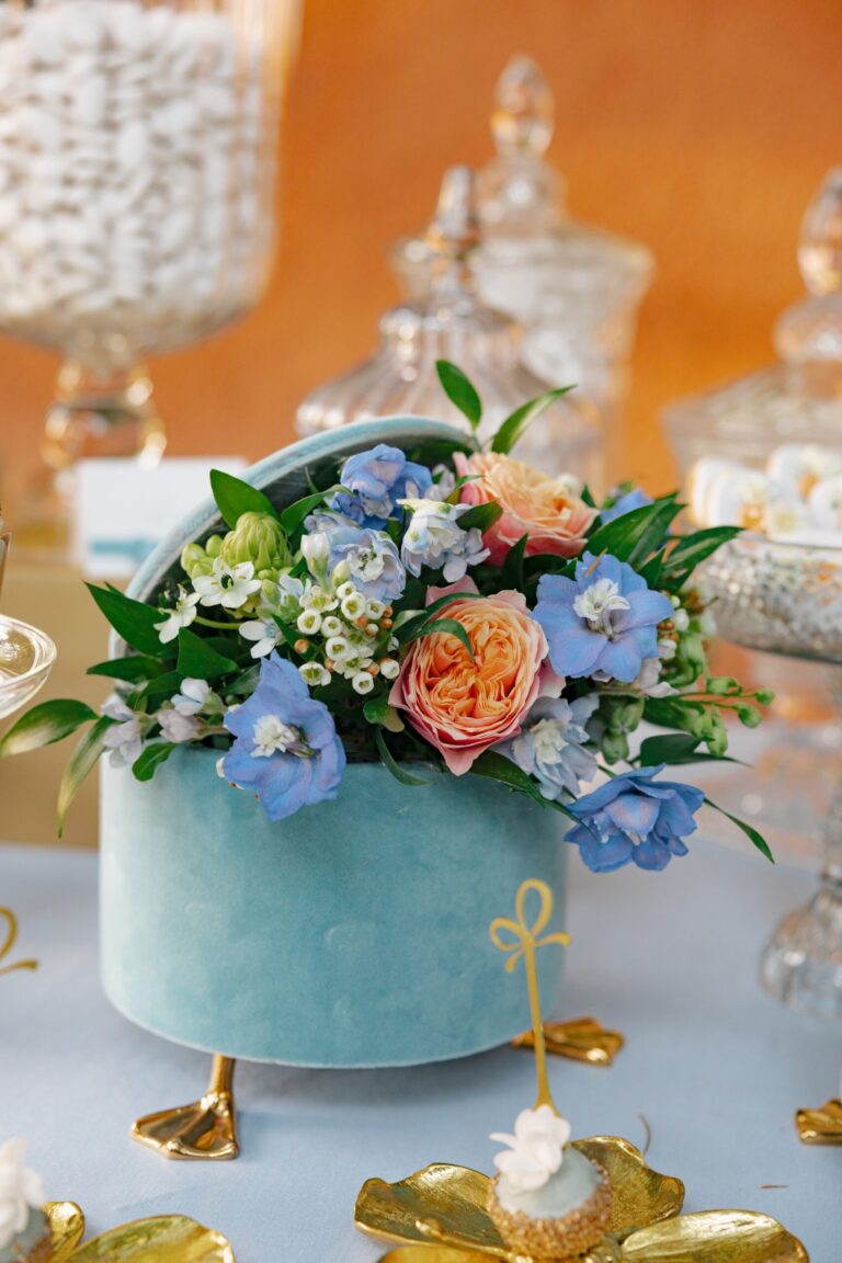 A velvet box of delphinium and garden rose on the sweet table, Maria Luisa Rocchi Flowers