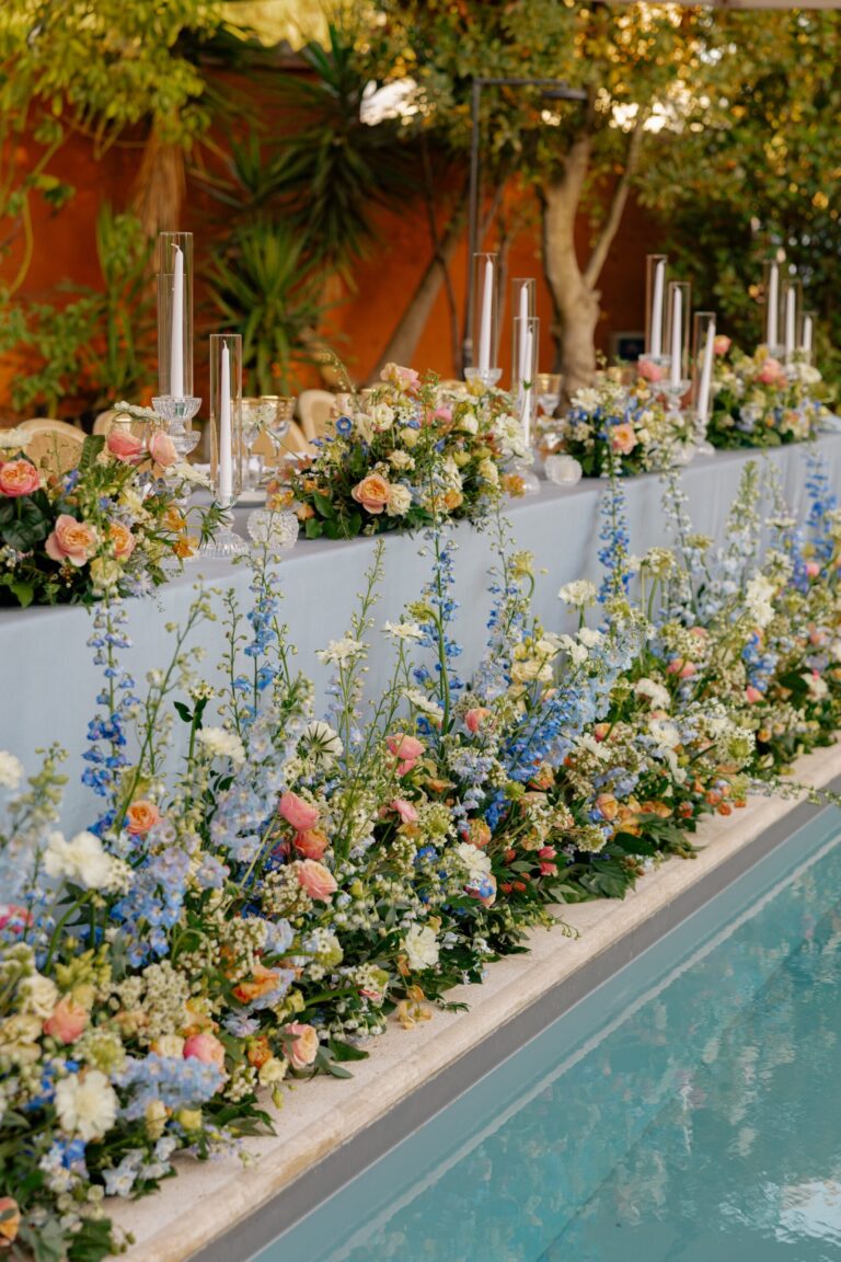 Candlelight and pastel florals along the water's edge, Maria Luisa Rocchi Flowers